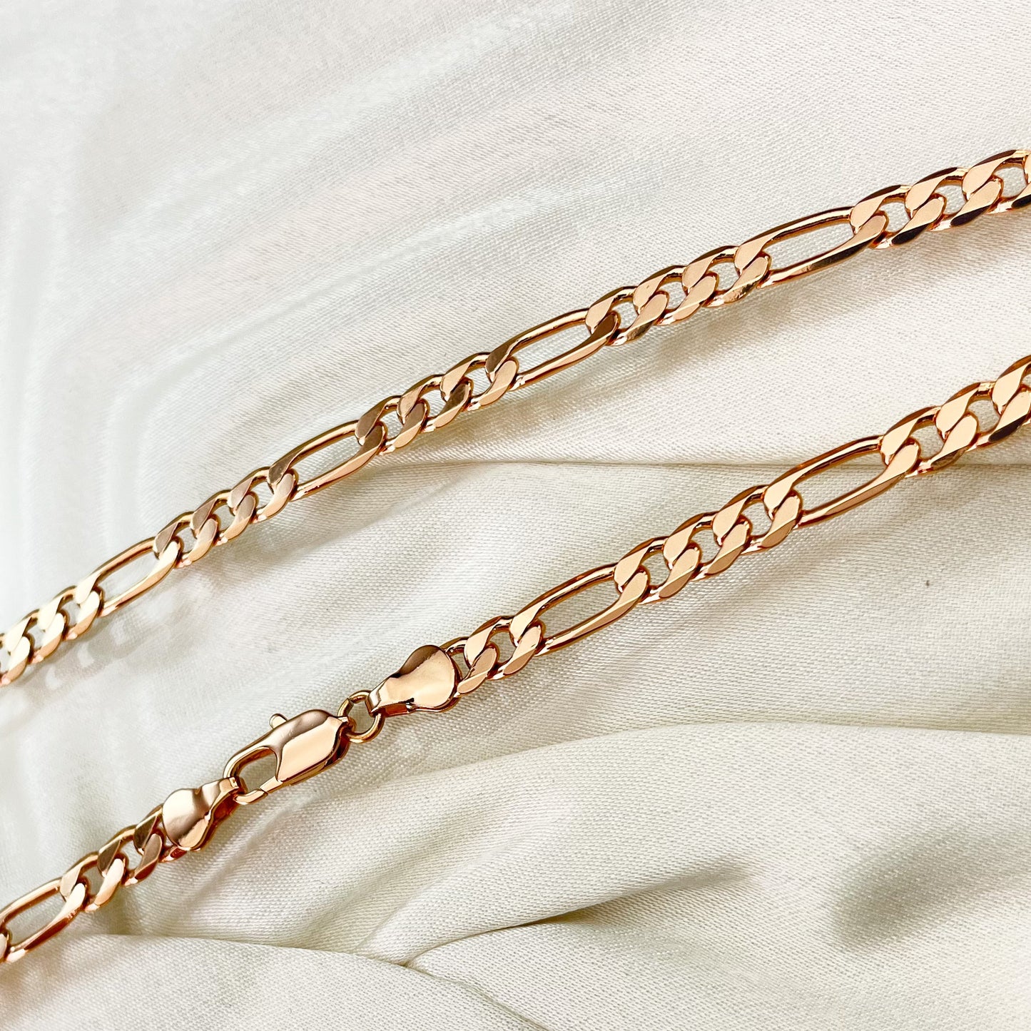 Elegant Gold-Plated Figaro Chain 48 cm