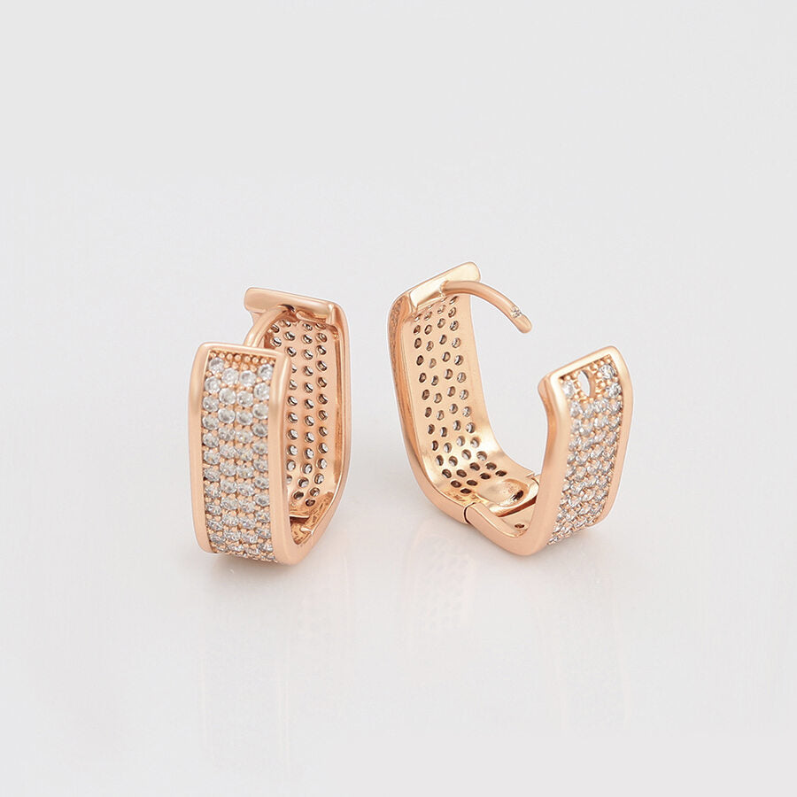 Gold-Plated squared-shape earrings for woman with crystals. One earring is opend - beautiquepoint.com