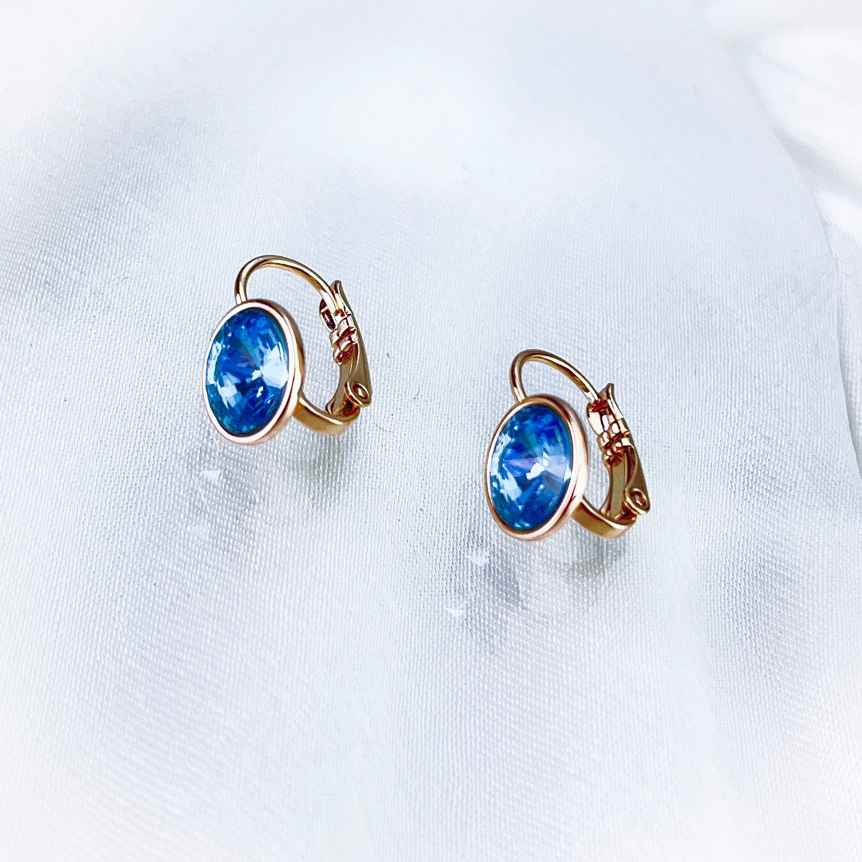 Golden Wave Blue Stone Earrings | beautiquepoint.com