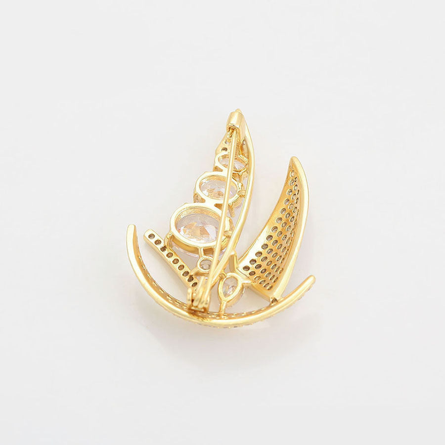 The back of the Gold-Plated Brooch in the shape of boat with diamonds - beautiquepoint.com